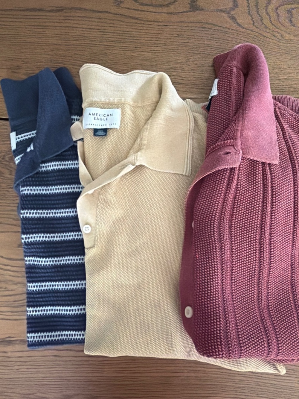 Short Sleeve Sweater Bundle (3) Size Large American Eagle
